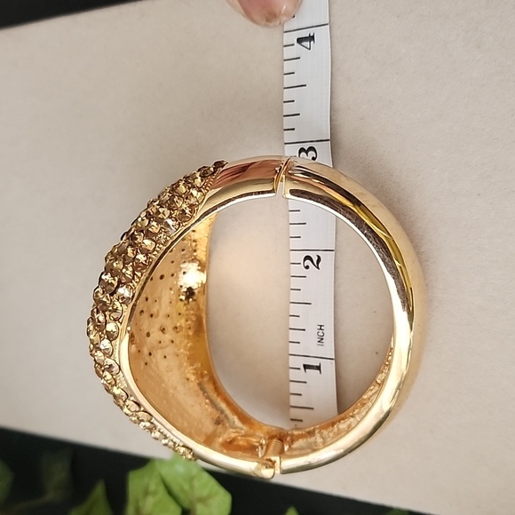 Vintage Gold Chunky Hinge / Clamper Dome Bracelet with Black Crystals - Picture 7 of 8